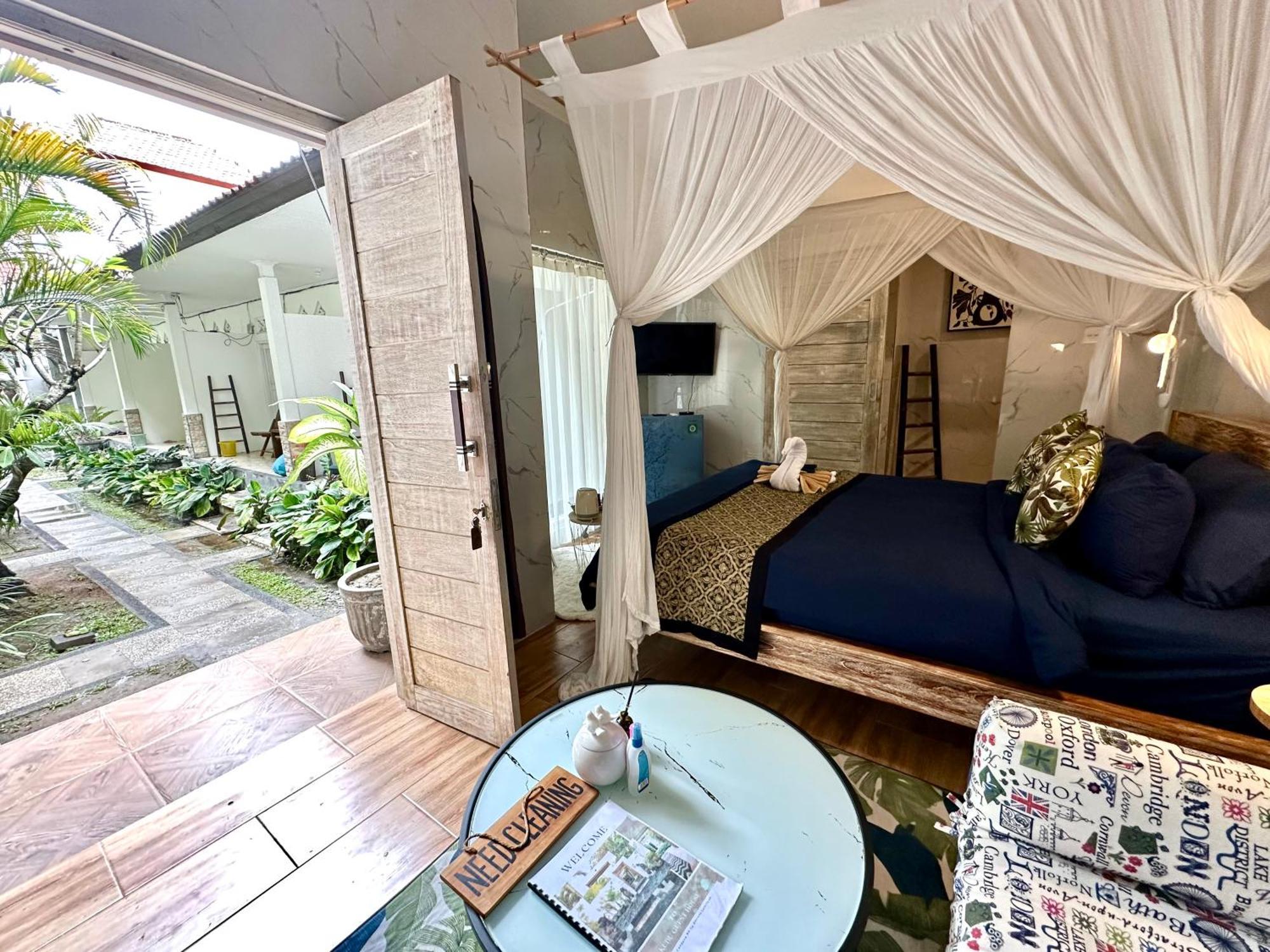 Kubu Guest House Seminyak  Exterior photo